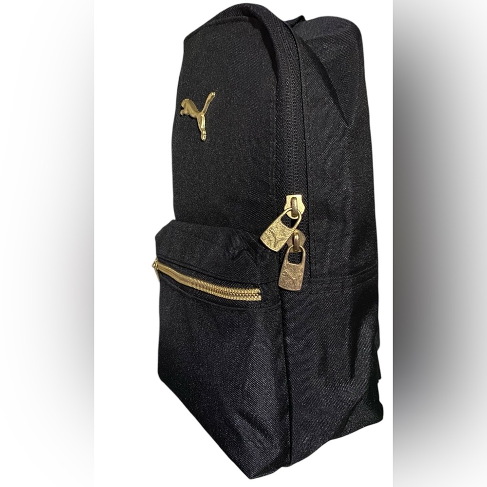 PUMA ~ Unisex Adult Sling Bag
Black & Gold
11” x 6” x 3.5” - Picture 5 of 11